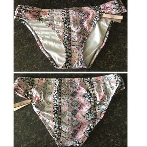 NWT💗 VS Patterned Knockout Bikini Bottoms