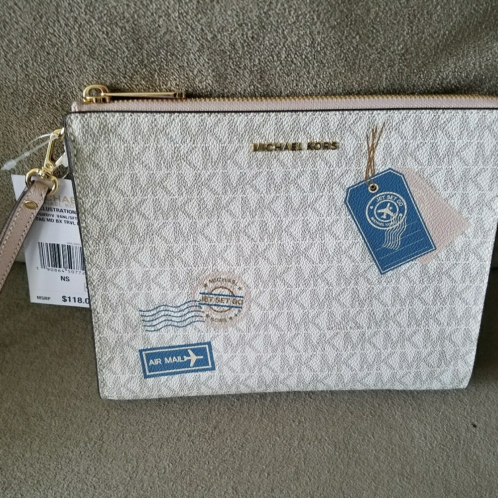 NWT Michael Kors wristlet