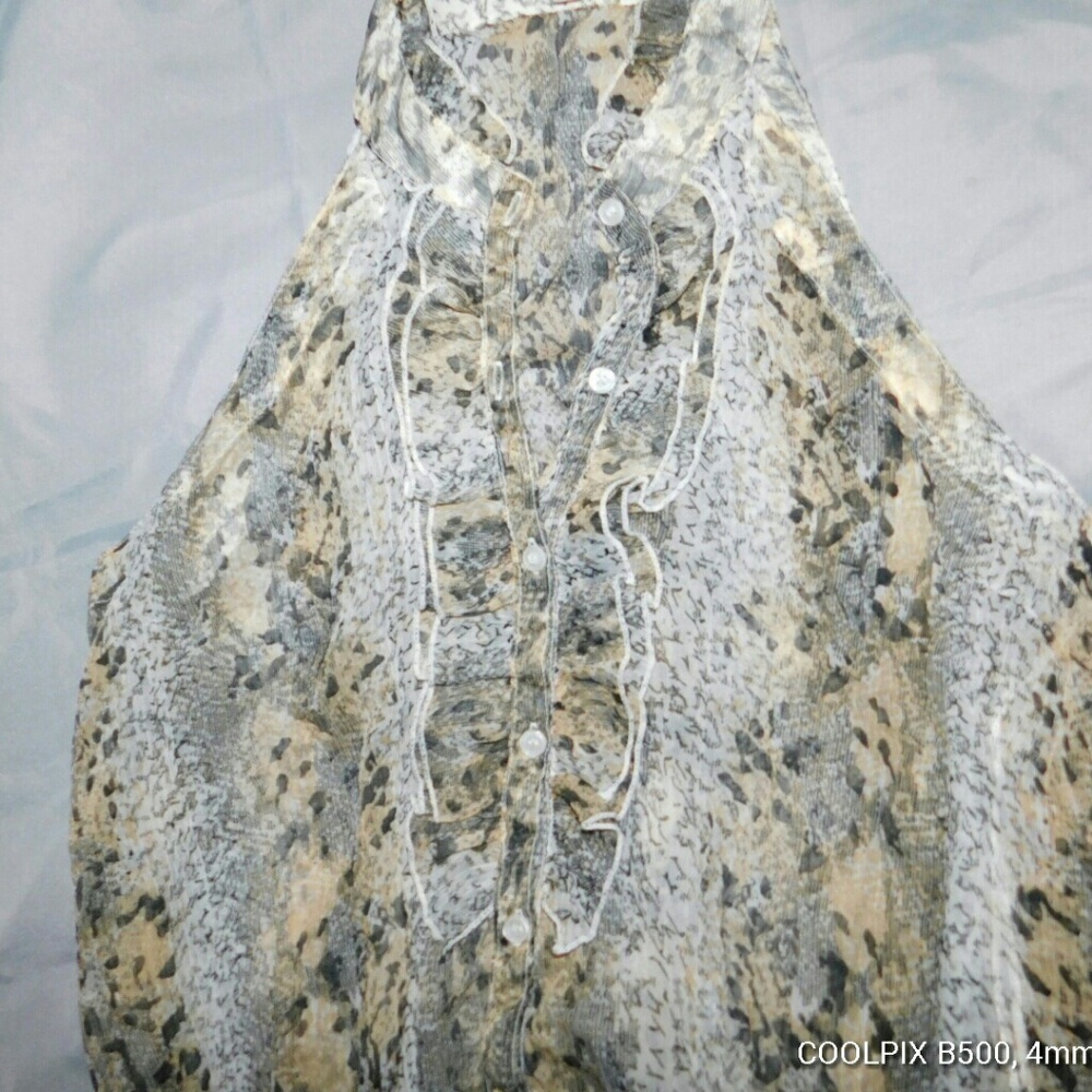 Sheer Button Up Top - Picture 4 of 6