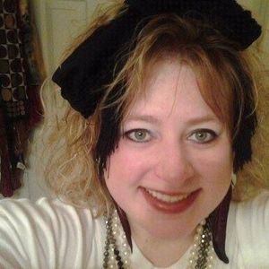 Meet your Posher, Dana