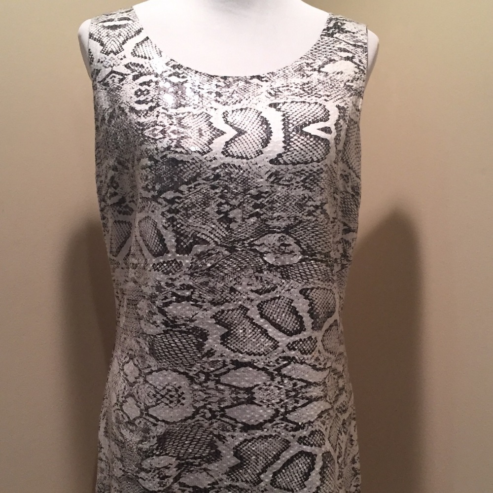 D STUDIO - really cute sequin top