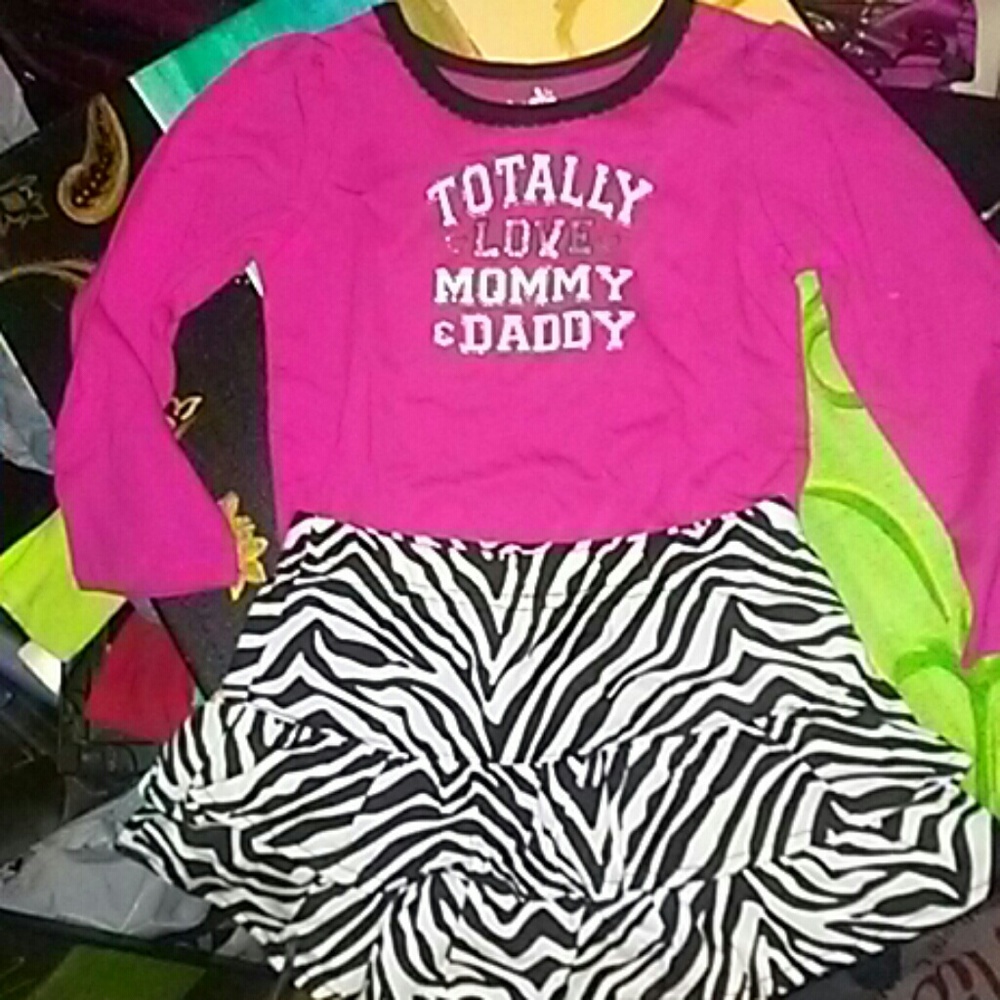 Nwot Girls outfit 24 and 18 months