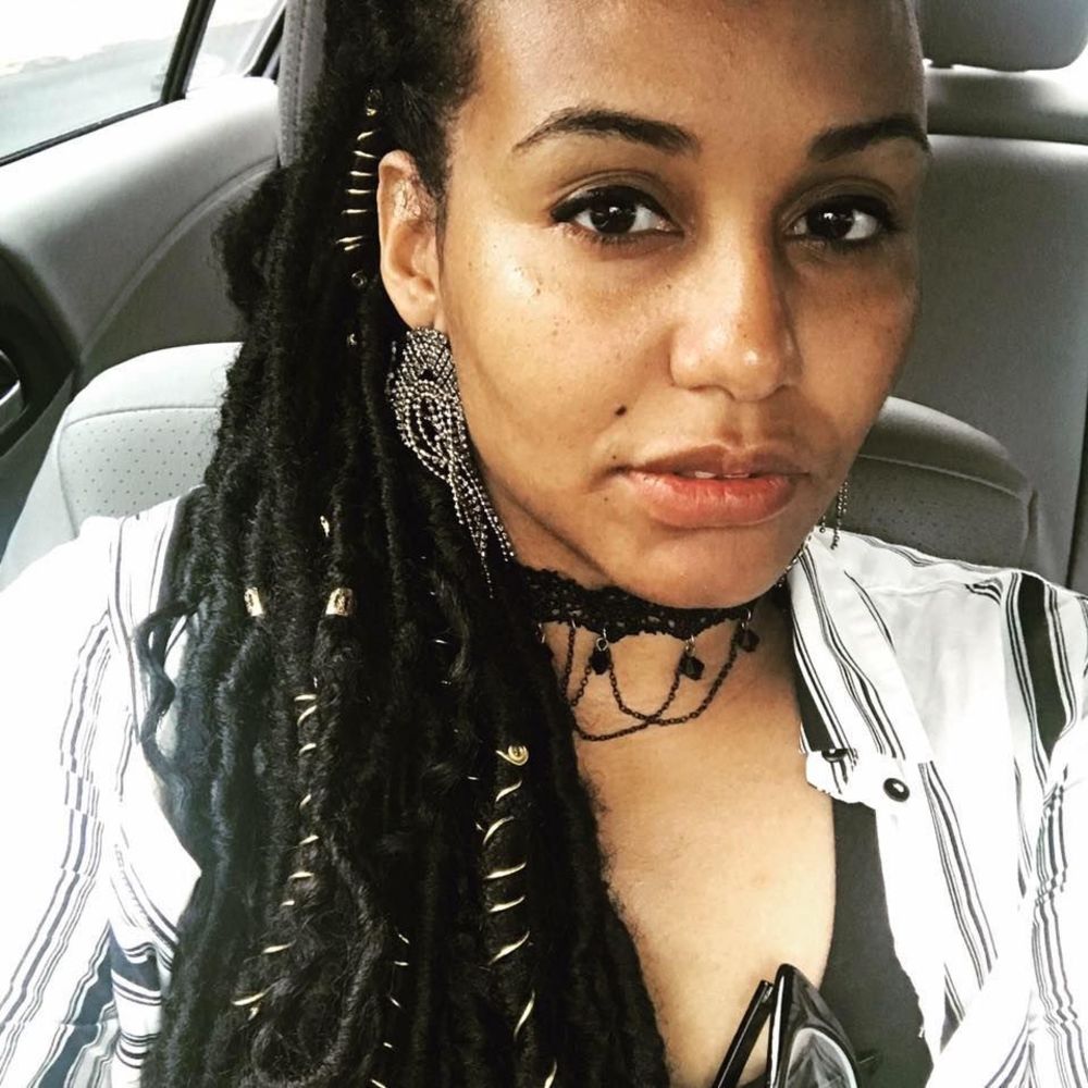 Meet your Posher, Nayira