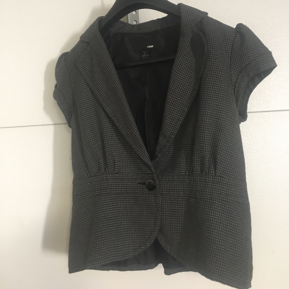 H&M short sleeved blazer US 8