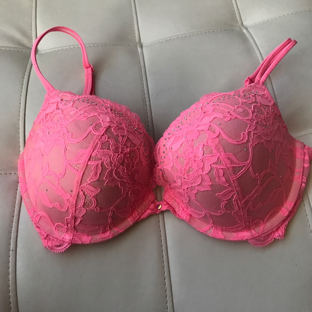 Victoria's Secret Very Sexy push-up bra, size 34DD