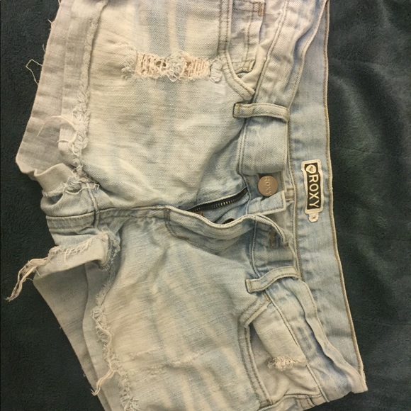 Roxy denim shorts size 3 - Picture 2 of 2