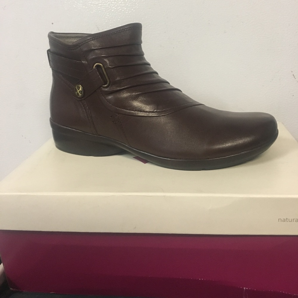 Naturalizer Sz 8N Ankle Boots