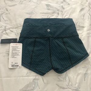 NWT size 6 Lululemon athletica shorts bottoms