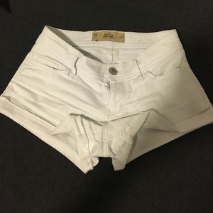 white hollister short shorts