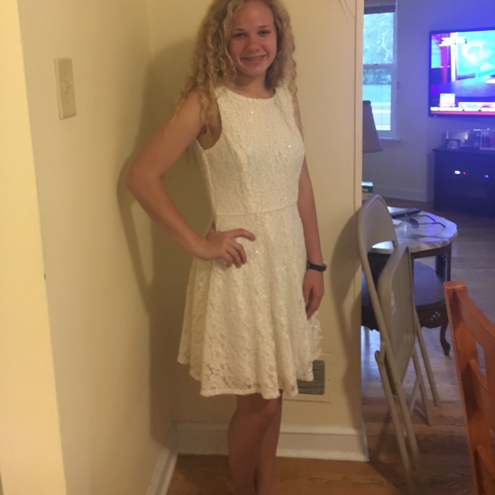 Homecoming/turnabout/wedding dress