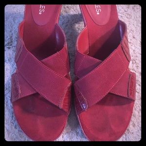 Aerosoles Size 8.5 Red Heels