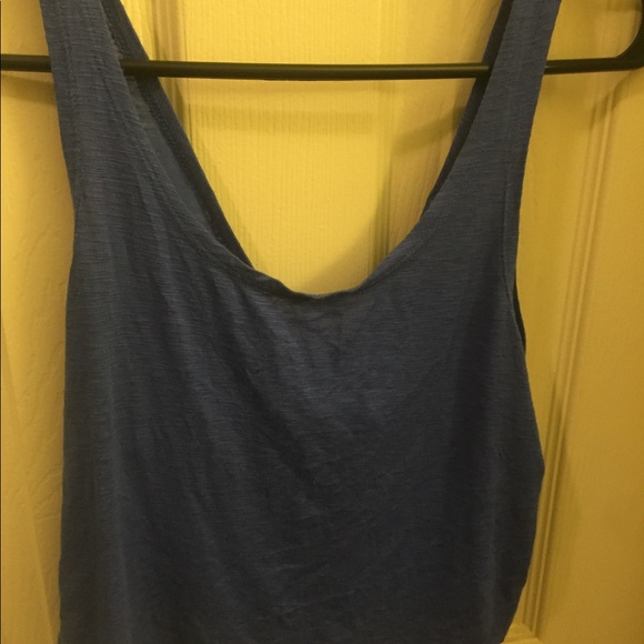 Open back crop top - Picture 2 of 3