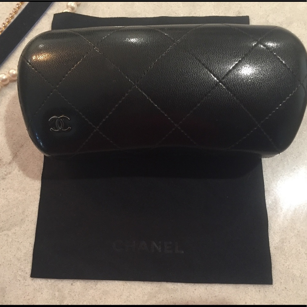 🖤Authentic Chanel sunglasses case 🖤
