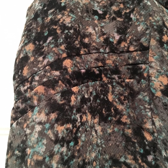 BCBGGeneration Long / Mini Floral Skirt - Sz 12 - Picture 3 of 4