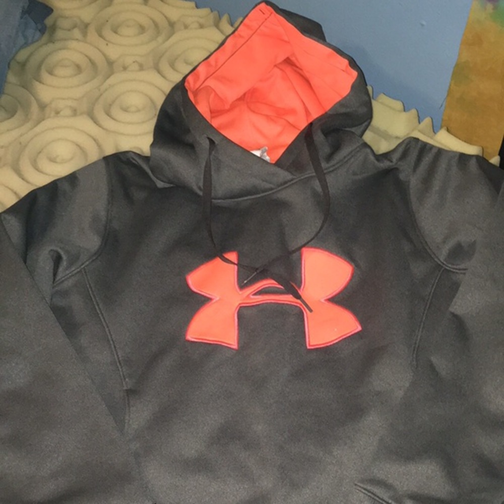 Women's gray Under Armour hoodie