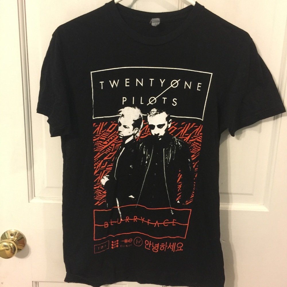 Twenty one pilots tee