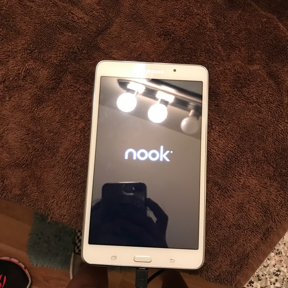 🌹 Samsung Galaxy Nook Tablet 🌹 - Picture 2 of 8