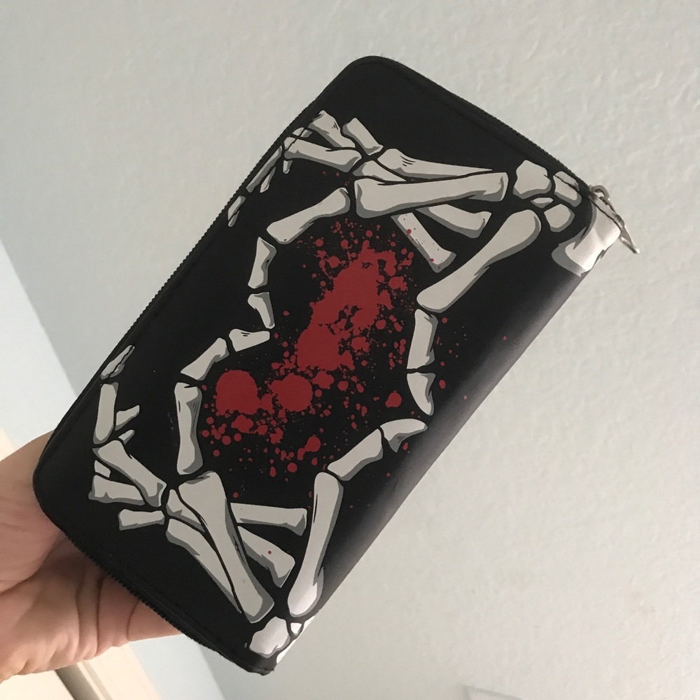 Skull heart wallet