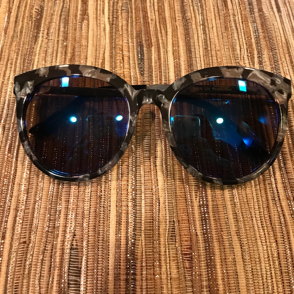 Tortoise & blue sunglasses