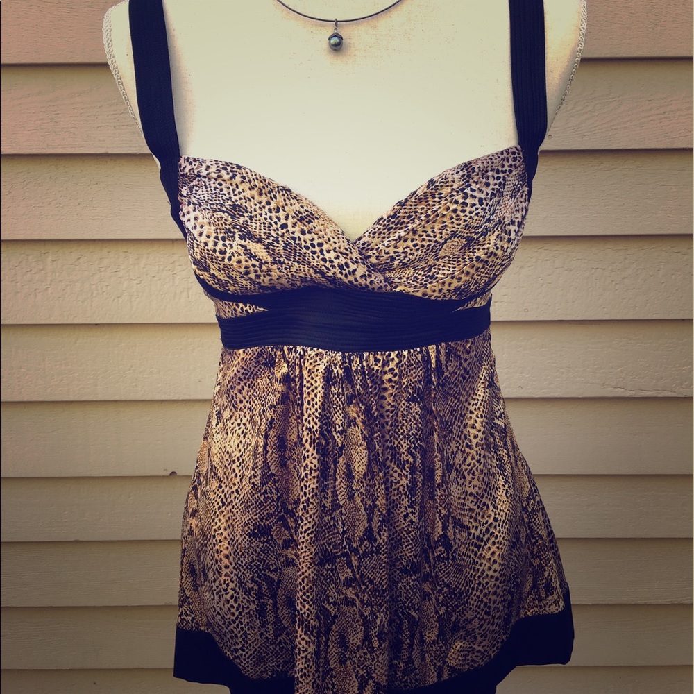 Silky cheetah print Bebe top