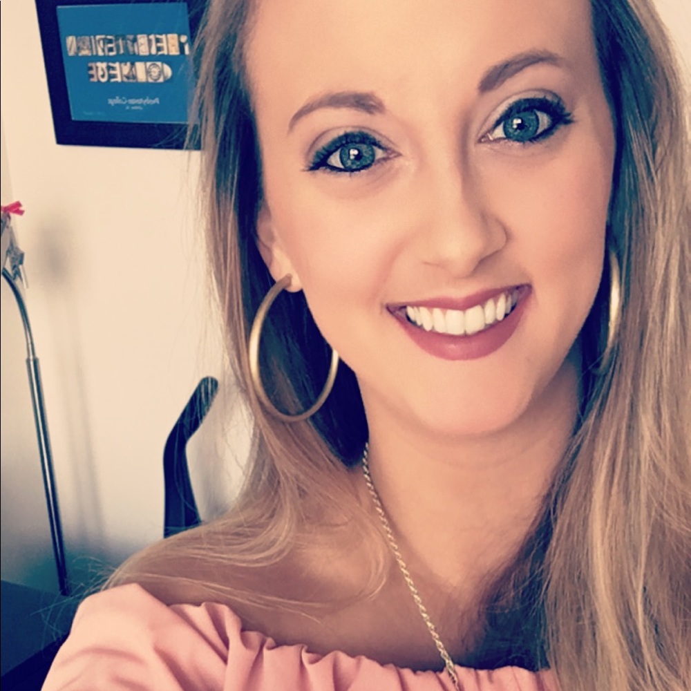 Meet your Posher, Courtney