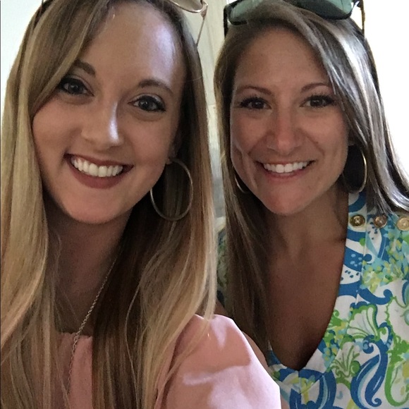 Meet your Posher, Courtney - Picture 2 of 4