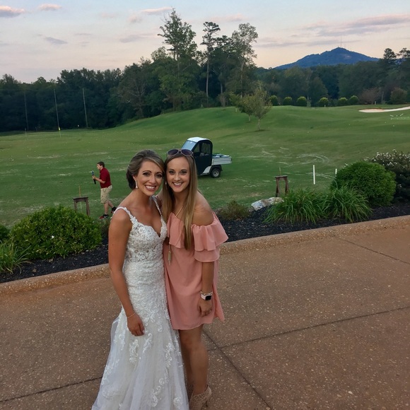 Meet your Posher, Courtney - Picture 3 of 4