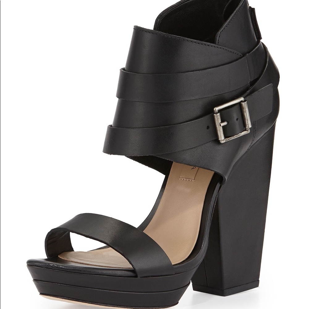 BCBG WILDER Heel in black