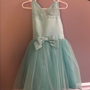Girl's party dress
