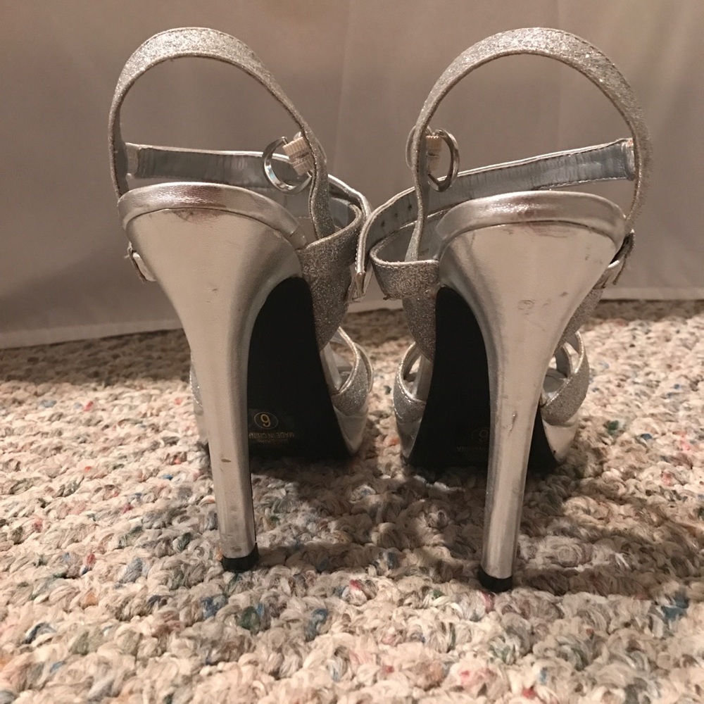 Heels - Picture 2 of 3