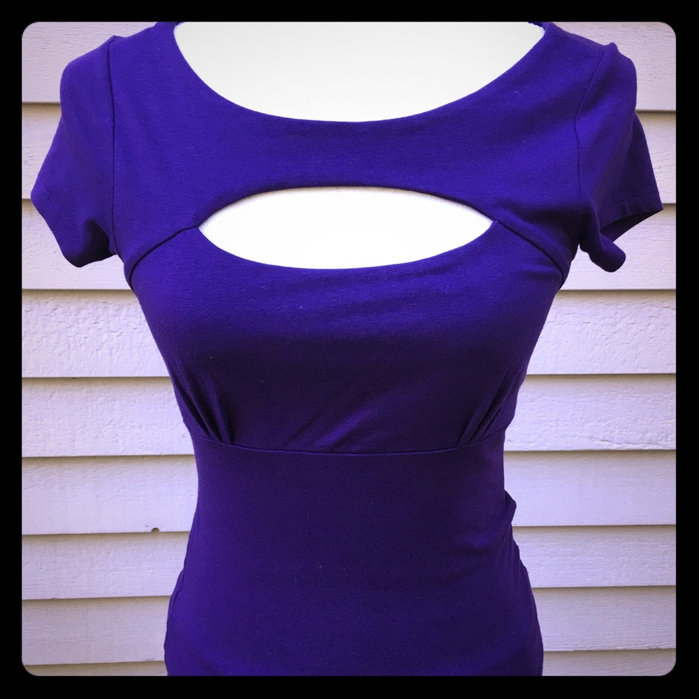 Express purple keyhole top