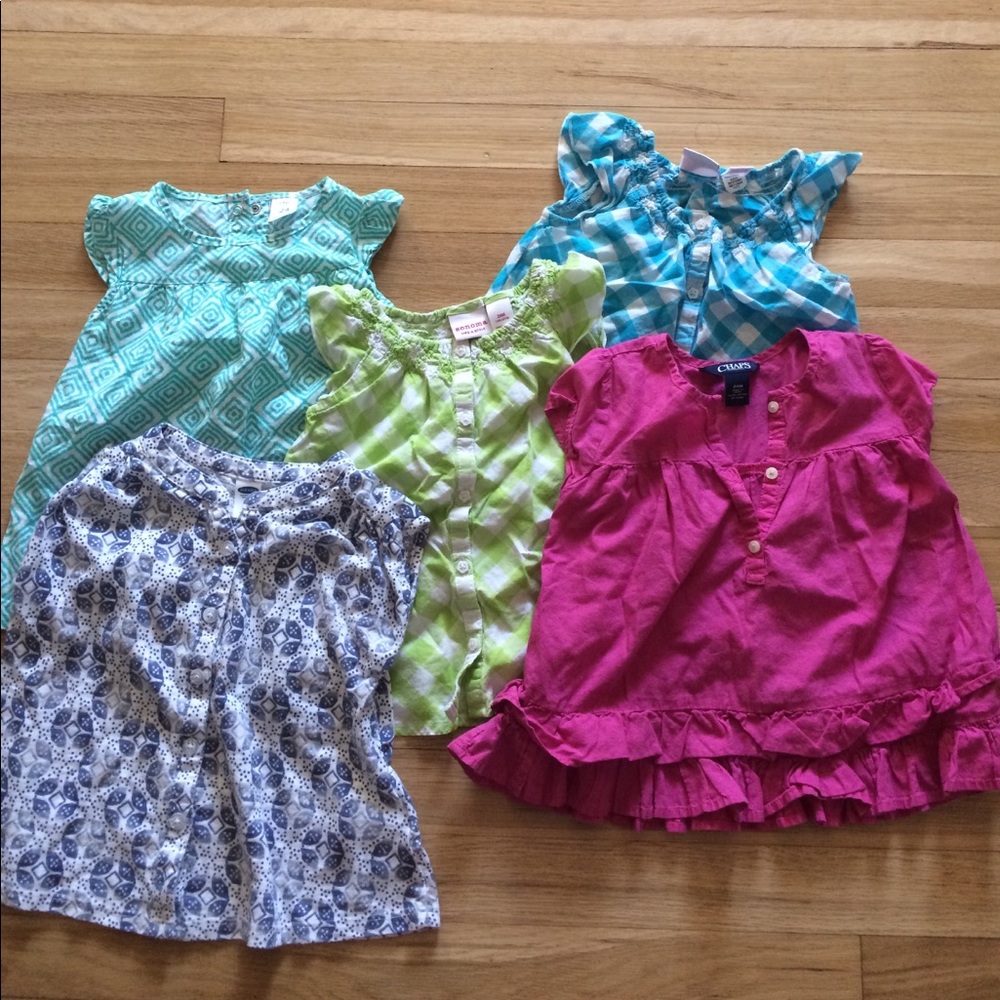 Bundle of 5 sleeveless tops