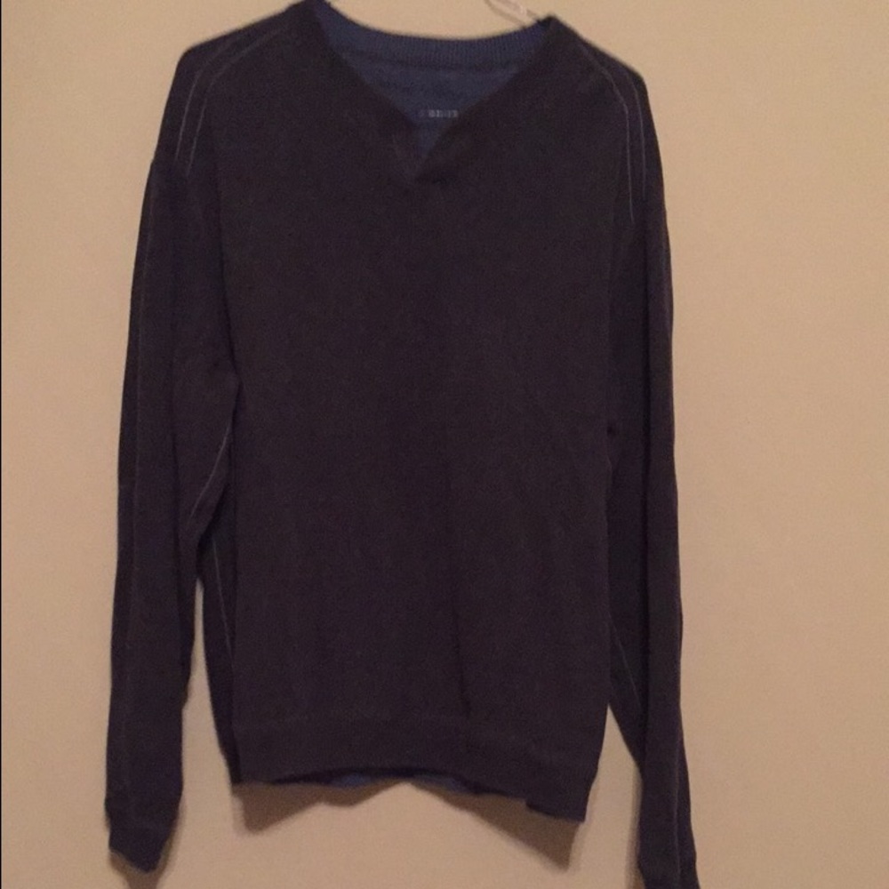 Tommy Bahama Men's pull over.