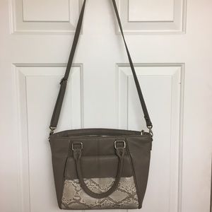 Cross body ThirtyOne purse