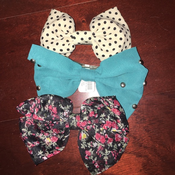 3 bows - Picture 1 of 4