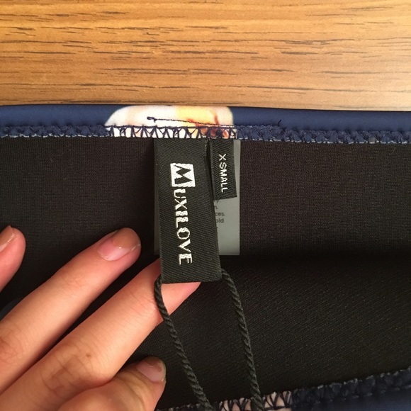 Navy neoprene floral bikini bottoms - Picture 3 of 3