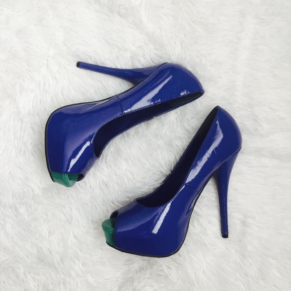 💥4/$25💥 Fun Bright Blue and Green Heels