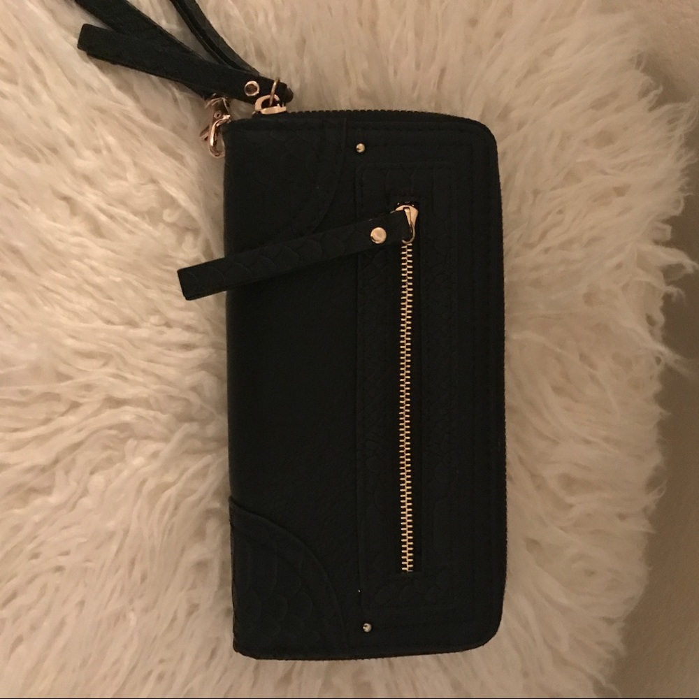 ‼️SOLD‼️Double zipped wallet!