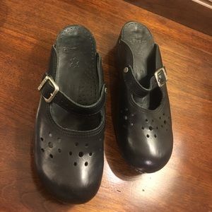 Dansko Mary Jane Clogs 39/8.5 black
