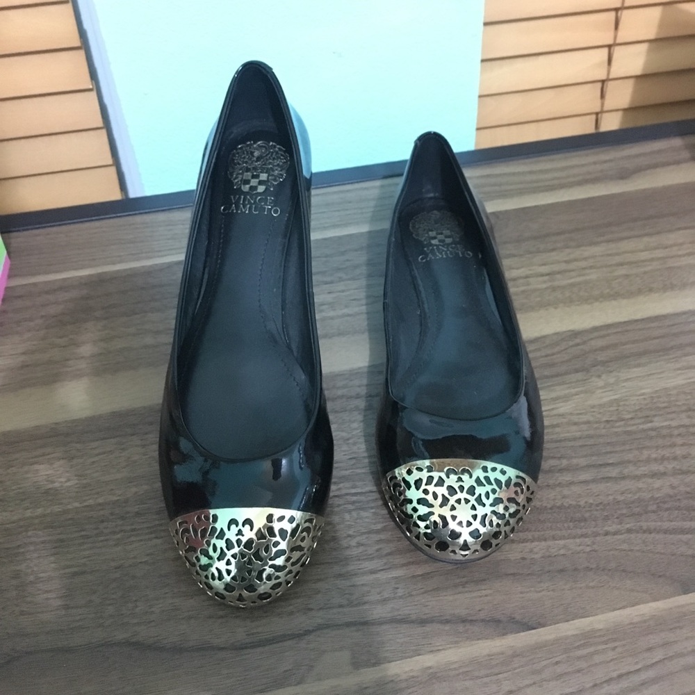 Vince Camuto flats