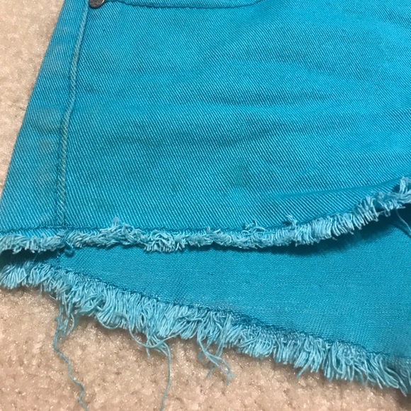 Charlotte Russe low rise shorts - Picture 3 of 4