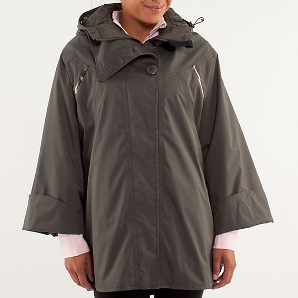 NWT Lululemon peak to peak poncho, size Sm/Med