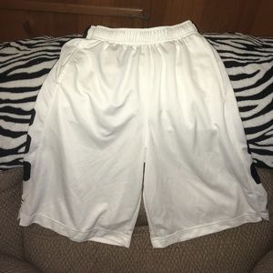 Nike boys basketball shorts elite!