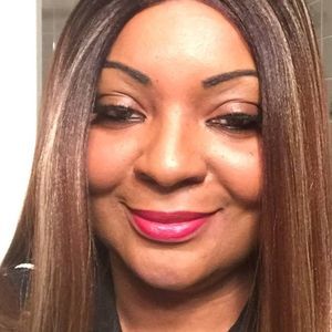 Meet your Posher, Dee