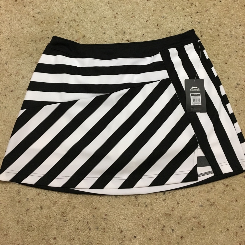Brand new Slazanger golf skort size large