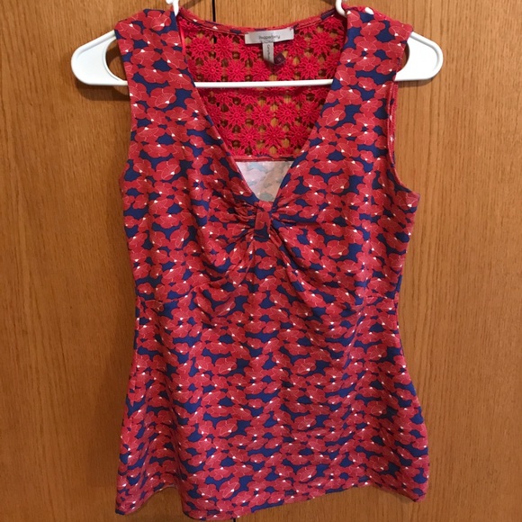 pepperberry Tops - Flattering top with crochet detail