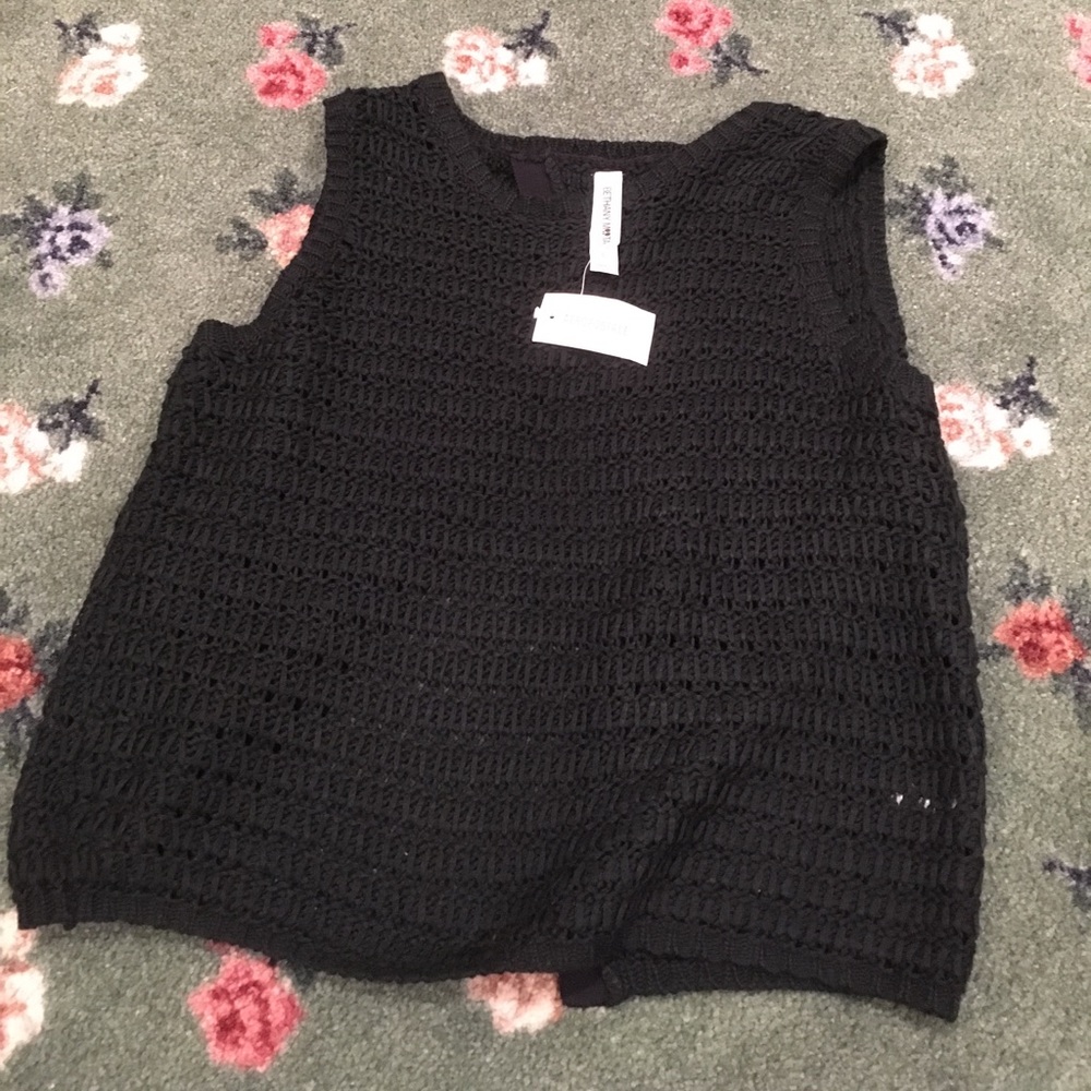 Cool crop top sleeveless sweater