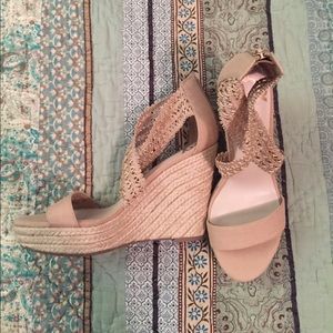 NEVER WORN Fergalicious by Fergie Shoes Size 9