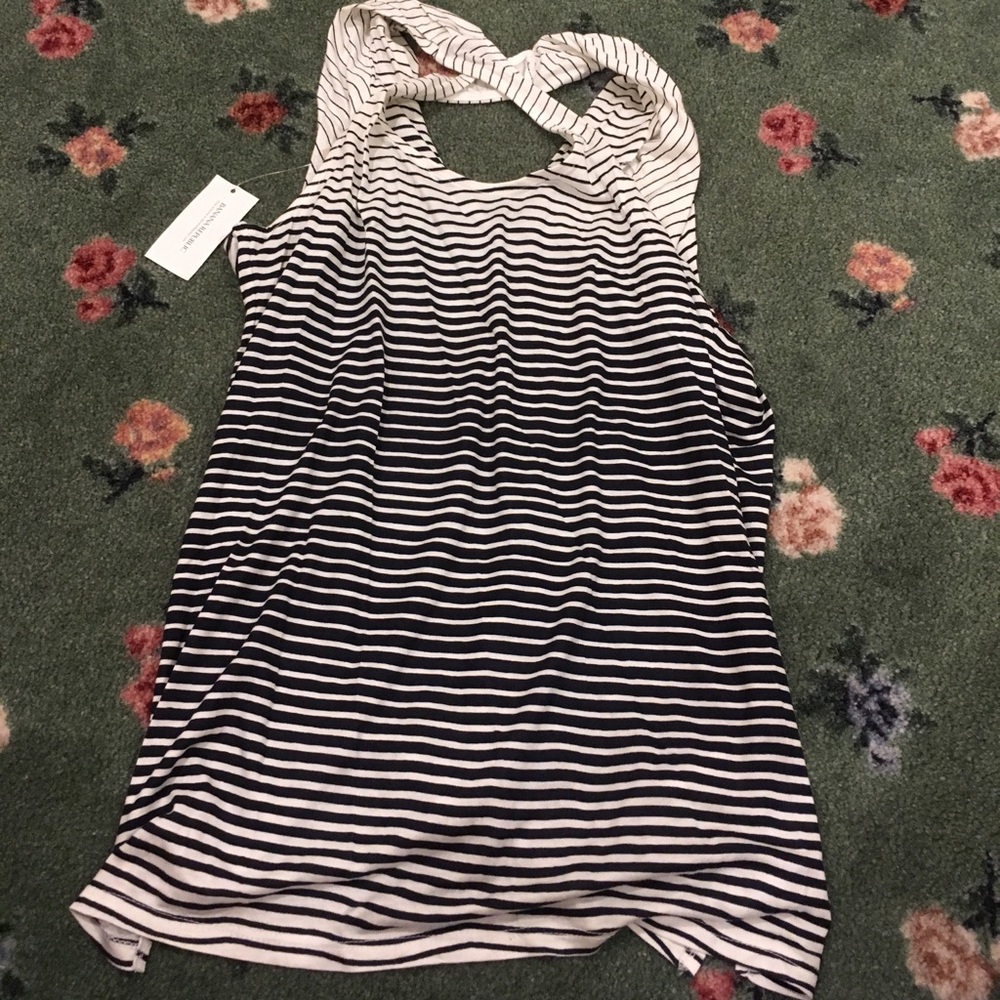 Sleeveless brand new top