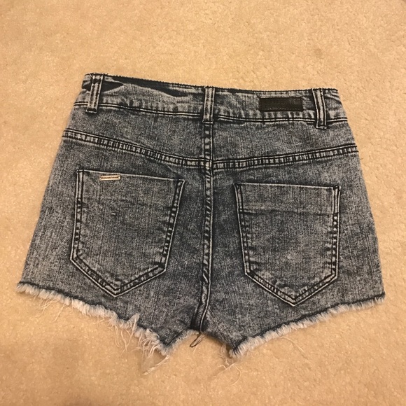 Apricot Lane high waisted jean shorts - Picture 2 of 3